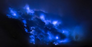 blue-flames-of-sulfur-solfatara-kawah-ijen-volcano-caldera